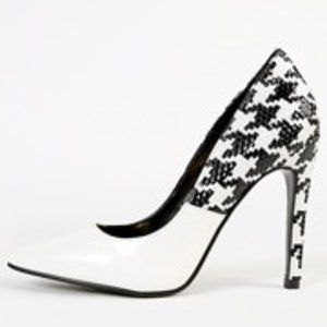 Houndstooth Pumps